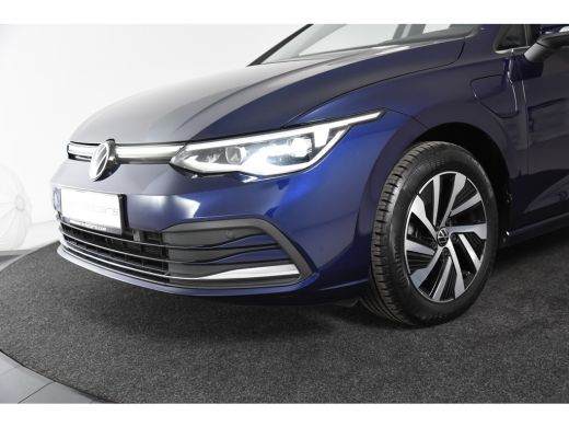 Volkswagen Golf VIII 1.4 eHybrid *1ste eigenaar*Massage*Leer* ActivLease financial lease