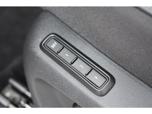 Volkswagen Tiguan 1.5 TSI eHybrid PHEV 272PK R-Line | Schuif-kanteldak | Elektrische achterklep | Harman Kardon | 3... ActivLease financial lease