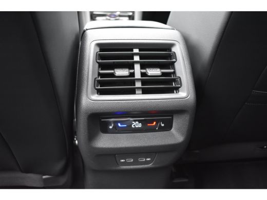 Volkswagen Tiguan 1.5 TSI eHybrid PHEV 272PK R-Line | Schuif-kanteldak | Elektrische achterklep | Harman Kardon | 3... ActivLease financial lease