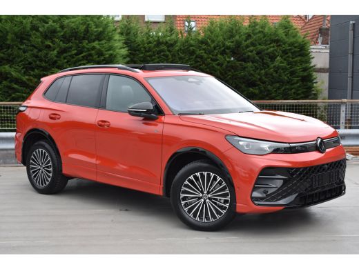 Volkswagen Tiguan 1.5 TSI eHybrid PHEV 272PK R-Line | Schuif-kanteldak | Elektrische achterklep | Harman Kardon | 3... ActivLease financial lease