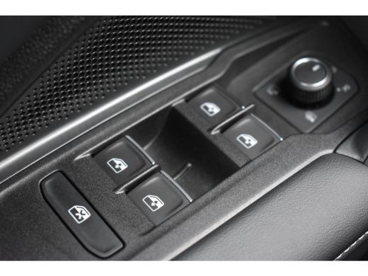 Volkswagen Tiguan 1.5 TSI eHybrid PHEV 272PK R-Line | Schuif-kanteldak | Elektrische achterklep | Harman Kardon | 3... ActivLease financial lease