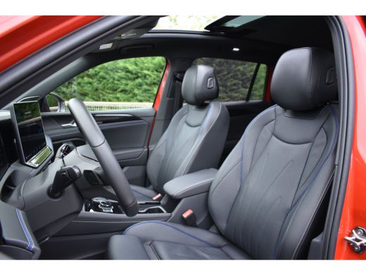 Volkswagen Tiguan 1.5 TSI eHybrid PHEV 272PK R-Line | Schuif-kanteldak | Elektrische achterklep | Harman Kardon | 3... ActivLease financial lease