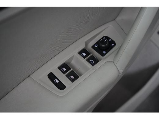 Volkswagen Tiguan Elegance eHybrid | ACC | Achteruitrijcamera | Elektrische achterklep | Stoelverwarming | Elektris... ActivLease financial lease