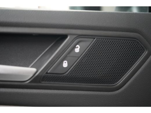 Volkswagen Tiguan Elegance eHybrid | ACC | Achteruitrijcamera | Elektrische achterklep | Stoelverwarming | Elektris... ActivLease financial lease