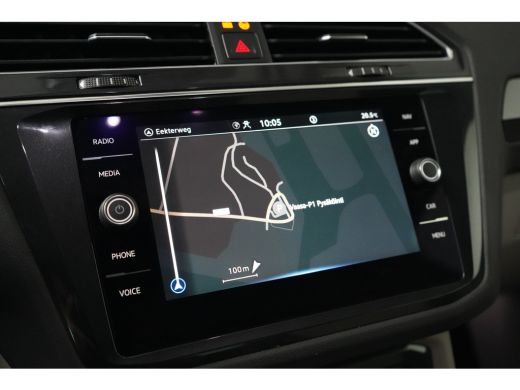Volkswagen Tiguan Elegance eHybrid | ACC | Achteruitrijcamera | Elektrische achterklep | Stoelverwarming | Elektris... ActivLease financial lease