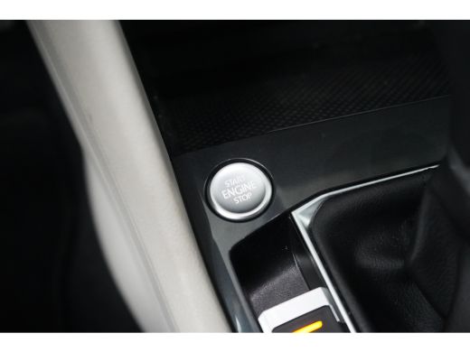 Volkswagen Tiguan Elegance eHybrid | ACC | Achteruitrijcamera | Elektrische achterklep | Stoelverwarming | Elektris... ActivLease financial lease