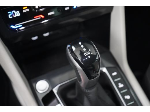 Volkswagen Tiguan Elegance eHybrid | ACC | Achteruitrijcamera | Elektrische achterklep | Stoelverwarming | Elektris... ActivLease financial lease