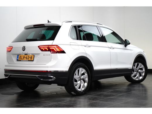 Volkswagen Tiguan Elegance eHybrid | ACC | Achteruitrijcamera | Elektrische achterklep | Stoelverwarming | Elektris... ActivLease financial lease