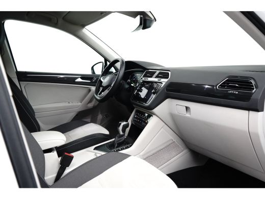 Volkswagen Tiguan Elegance eHybrid | ACC | Achteruitrijcamera | Elektrische achterklep | Stoelverwarming | Elektris... ActivLease financial lease