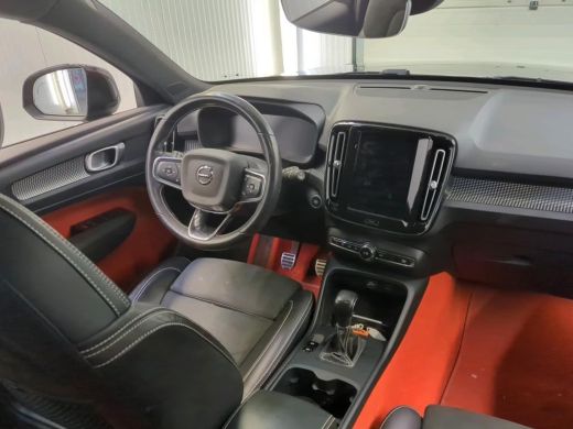 Volvo  XC40 1.5 T2 130PK R-Design / Trekhaak / 1/2 Leder / Airco-ecc./ Navigatie / Stoelverwarming / Pdc. / A... ActivLease financial lease