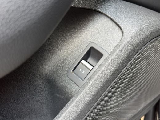 Audi A4 Avant 35 TFSI S-Line Competition | Stoelverwarming | Cruise Control | 18 inch | Apple Carplay | C... ActivLease financial lease