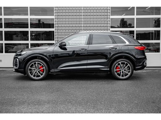 Audi Q5 2.0 TFSI e-hybrid quattro S edition Competition | Trekhaak | Achteruitrijcamera | Stoelverwarming... ActivLease financial lease