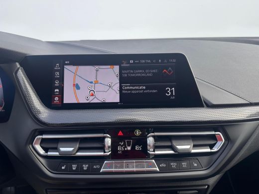 BMW 1 Serie 118i Business Edition NL-AUTO | NAVI | STUUR EN STOEL VERWARMING ActivLease financial lease