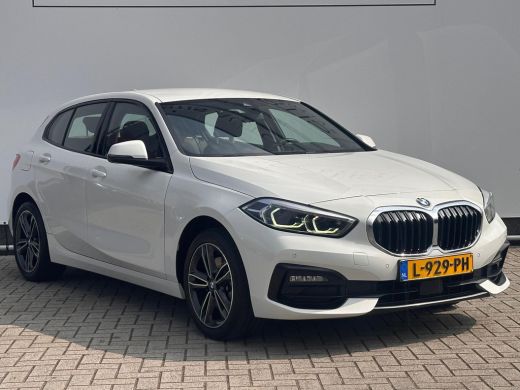 BMW 1 Serie 118i Business Edition NL-AUTO | NAVI | STUUR EN STOEL VERWARMING ActivLease financial lease