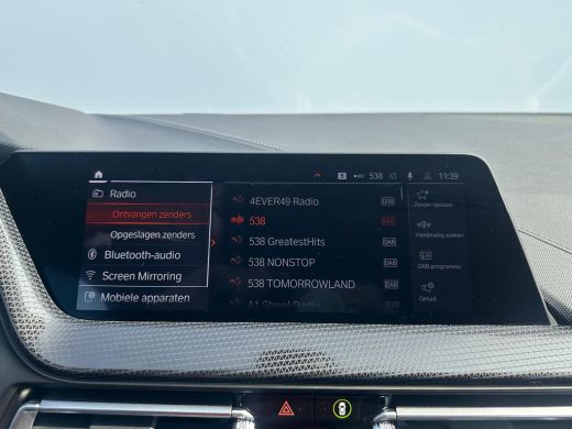 BMW 1 Serie 118i Business Edition NL-AUTO | NAVI | STUUR EN STOEL VERWARMING ActivLease financial lease