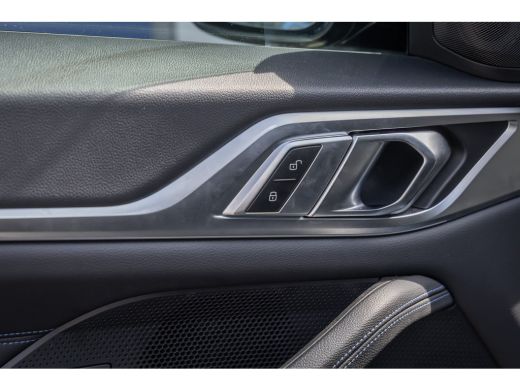 BMW i4 eDrive35 High Executive 70 kWh | M-sport | Cruise adaptief | Camera | Elektrisch bedienbare achte... ActivLease financial lease
