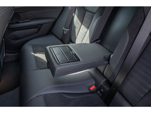 BMW i4 eDrive35 High Executive 70 kWh | M-sport | Cruise adaptief | Camera | Elektrisch bedienbare achte... ActivLease financial lease