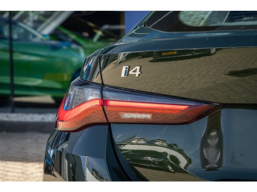 BMW i4 eDrive35 High Executive 70 kWh | M-sport | Cruise adaptief | Camera | Elektrisch bedienbare achte... ActivLease financial lease