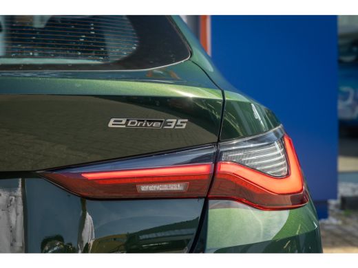 BMW i4 eDrive35 High Executive 70 kWh | M-sport | Cruise adaptief | Camera | Elektrisch bedienbare achte... ActivLease financial lease