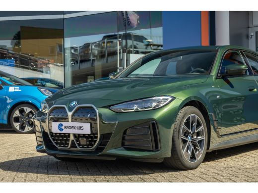 BMW i4 eDrive35 High Executive 70 kWh | M-sport | Cruise adaptief | Camera | Elektrisch bedienbare achte... ActivLease financial lease