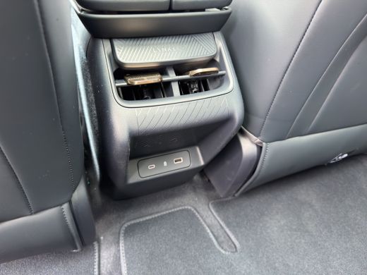 Lynk & Co 08 1.5 More | 11 kW lader | Achterbank verwarmd | Apple Carplay/Android Auto|telefoonintegratie premium ActivLease financial lease