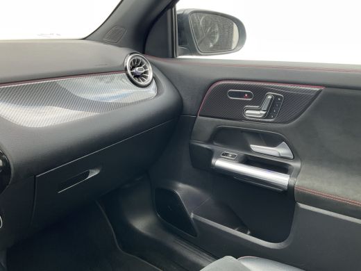 Mercedes-Benz GLA 200 D Solution AMG Memory Pano.dak Stoelverw. Business Orig.NL Dealer-Onderhouden! ActivLease financial lease