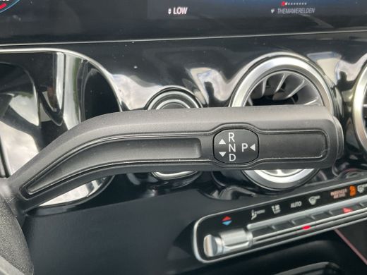 Mercedes-Benz GLA 200 D Solution AMG Memory Pano.dak Stoelverw. Business Orig.NL Dealer-Onderhouden! ActivLease financial lease