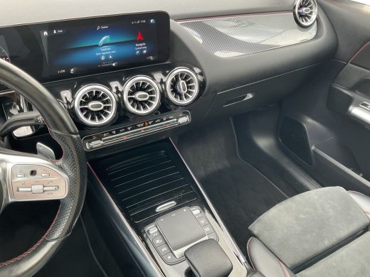 Mercedes-Benz GLA 200 D Solution AMG Memory Pano.dak Stoelverw. Business Orig.NL Dealer-Onderhouden! ActivLease financial lease
