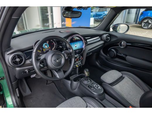 Mini Electric Business Edition 33 kWh | Apple Carplay/Android Auto | Keyless start | Stof/kunstlederen bekledin... ActivLease financial lease