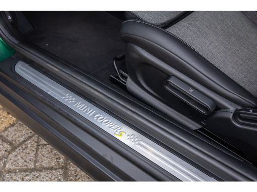 Mini Electric Business Edition 33 kWh | Apple Carplay/Android Auto | Keyless start | Stof/kunstlederen bekledin... ActivLease financial lease