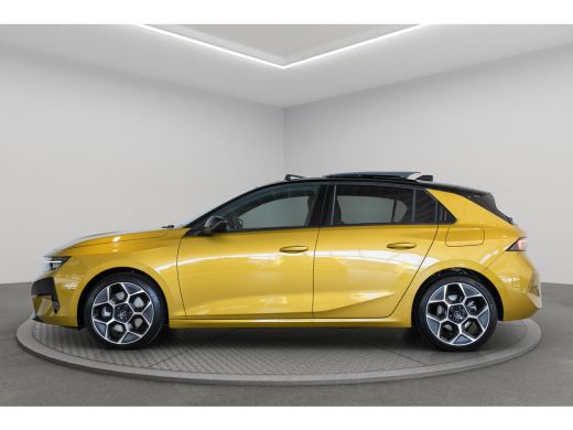 Opel Astra 1.6 Turbo Plug In Hybrid Ultimate | Schuif-Kanteldak | Suede Bekleding | Camera | Navigatie | Hea... ActivLease financial lease