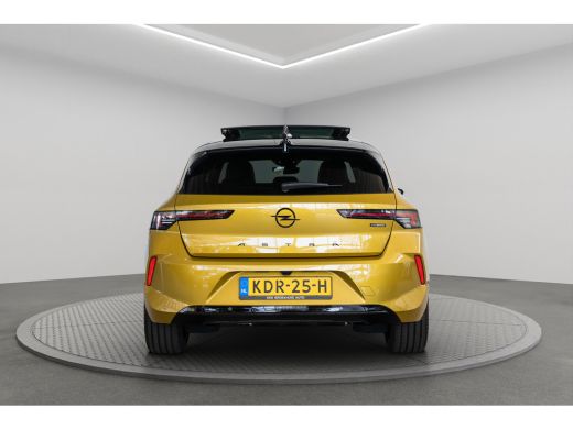 Opel Astra 1.6 Turbo Plug In Hybrid Ultimate | Schuif-Kanteldak | Suede Bekleding | Camera | Navigatie | Hea... ActivLease financial lease