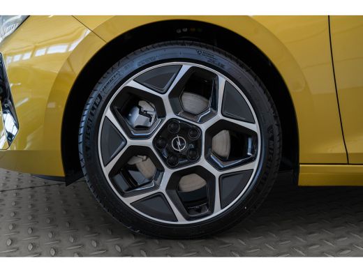 Opel Astra 1.6 Turbo Plug In Hybrid Ultimate | Schuif-Kanteldak | Suede Bekleding | Camera | Navigatie | Hea... ActivLease financial lease