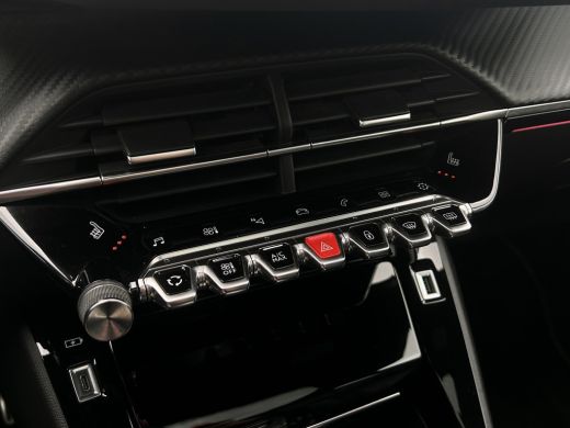 Peugeot 208 1.2 PureTech GT Line 130pk! | Pano | Cruise Control | Stoelverwarming | CarPlay | Leder | ActivLease financial lease
