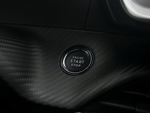 Peugeot 208 1.2 PureTech GT Line 130pk! | Pano | Cruise Control | Stoelverwarming | CarPlay | Leder | ActivLease financial lease