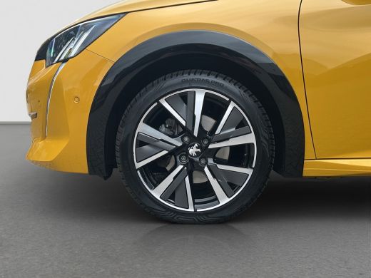 Peugeot 208 1.2 PureTech GT Line 130pk! | Pano | Cruise Control | Stoelverwarming | CarPlay | Leder | ActivLease financial lease