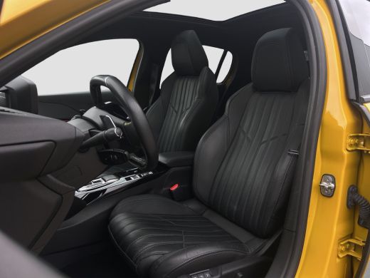 Peugeot 208 1.2 PureTech GT Line 130pk! | Pano | Cruise Control | Stoelverwarming | CarPlay | Leder | ActivLease financial lease
