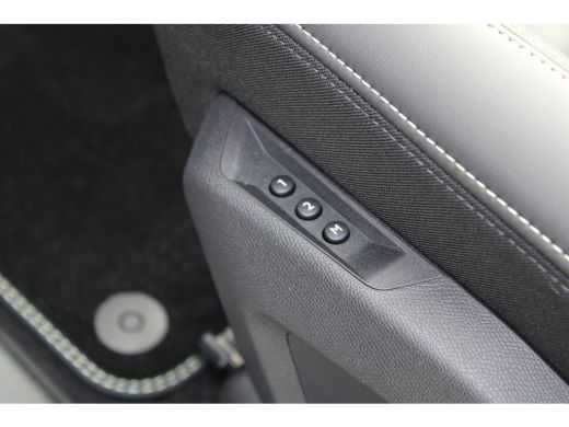 Peugeot 3008 1.6 plug-in Hybrid 195 GT Exclusive | Panorama/schuifdak | Lederen bekleding | Massage | Stoelver... ActivLease financial lease