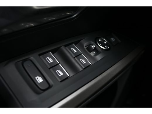 Peugeot 5008 1.2 HYBRID 145PK 7-ZITS GT AUTOMAAT / CAMERA / KEYLESS / FULL-LED / STOELVERWARMING / ELEKTR. ACH... ActivLease financial lease
