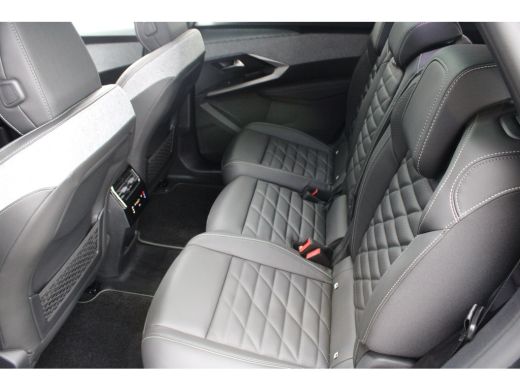 Peugeot 5008 1.6 Plug-in Hybrid 195 GT Exclusive | Panorama/schuifdak | Lederen bekleding | Massage | Stoelver... ActivLease financial lease