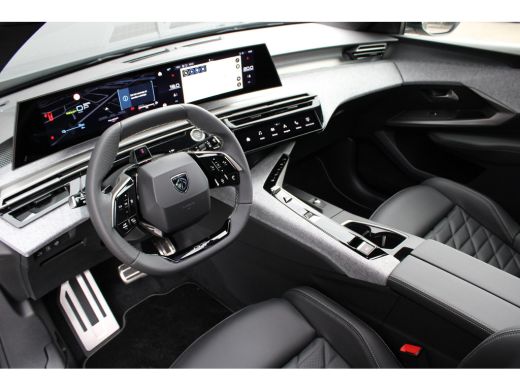 Peugeot 5008 1.6 Plug-in Hybrid 195 GT Exclusive | Panorama/schuifdak | Lederen bekleding | Massage | Stoelver... ActivLease financial lease