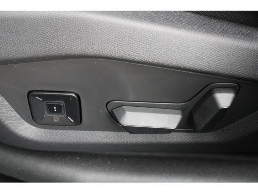 Peugeot 5008 1.6 Plug-in Hybrid 195 GT Exclusive | Panorama/schuifdak | Lederen bekleding | Massage | Stoelver... ActivLease financial lease