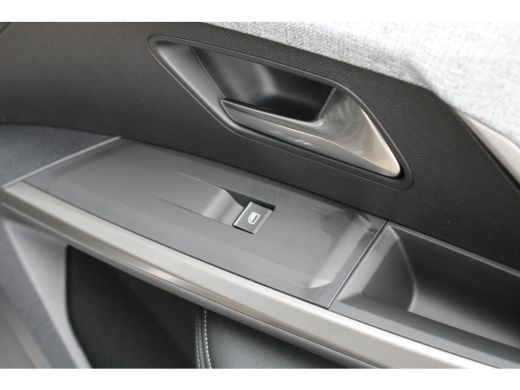 Peugeot 5008 1.6 Plug-in Hybrid 195 GT Exclusive | Panorama/schuifdak | Lederen bekleding | Massage | Stoelver... ActivLease financial lease
