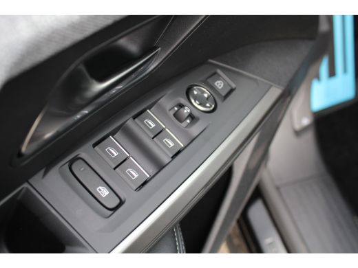 Peugeot 5008 1.6 Plug-in Hybrid 195 GT Exclusive | Panorama/schuifdak | Lederen bekleding | Massage | Stoelver... ActivLease financial lease