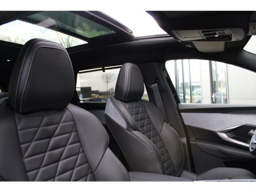 Peugeot 5008 1.6 Plug-in Hybrid 195 GT Exclusive | Panorama/schuifdak | Lederen bekleding | Massage | Stoelver... ActivLease financial lease