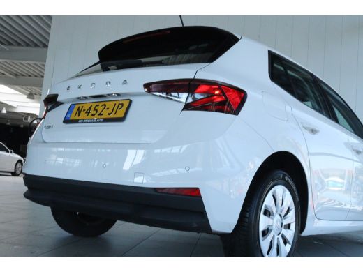 Skoda Fabia 1.0 MPI Greentech Ambition | Cruise Control | Stoelverwarming | Carplay | Sensoren | Airco | Radio ActivLease financial lease