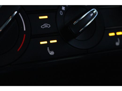 Skoda Fabia 1.0 MPI Greentech Ambition | Cruise Control | Stoelverwarming | Carplay | Sensoren | Airco | Radio ActivLease financial lease