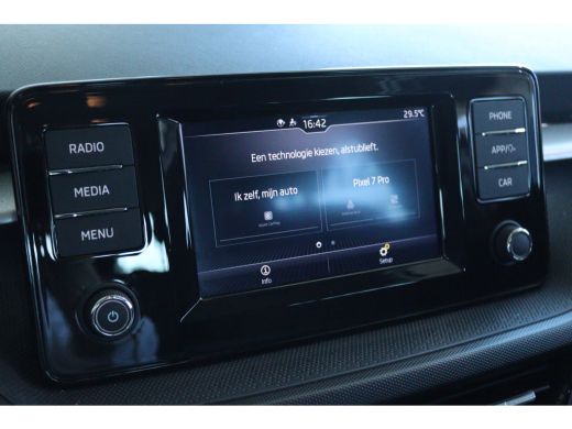 Skoda Fabia 1.0 MPI Greentech Ambition | Cruise Control | Stoelverwarming | Carplay | Sensoren | Airco | Radio ActivLease financial lease