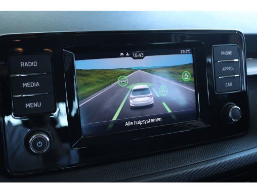 Skoda Fabia 1.0 MPI Greentech Ambition | Cruise Control | Stoelverwarming | Carplay | Sensoren | Airco | Radio ActivLease financial lease
