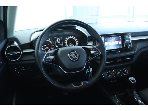 Skoda Fabia 1.0 MPI Greentech Ambition | Cruise Control | Stoelverwarming | Carplay | Sensoren | Airco | Radio ActivLease financial lease